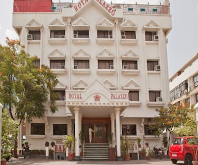 https://imgcld.yatra.com/ytimages/image/upload/t_hotel_yatra_city_desktop/v1390448831/Domestic Hotels/Hotels_Jaipur/Hotel Royal Palazzo/Facade~486.jpg